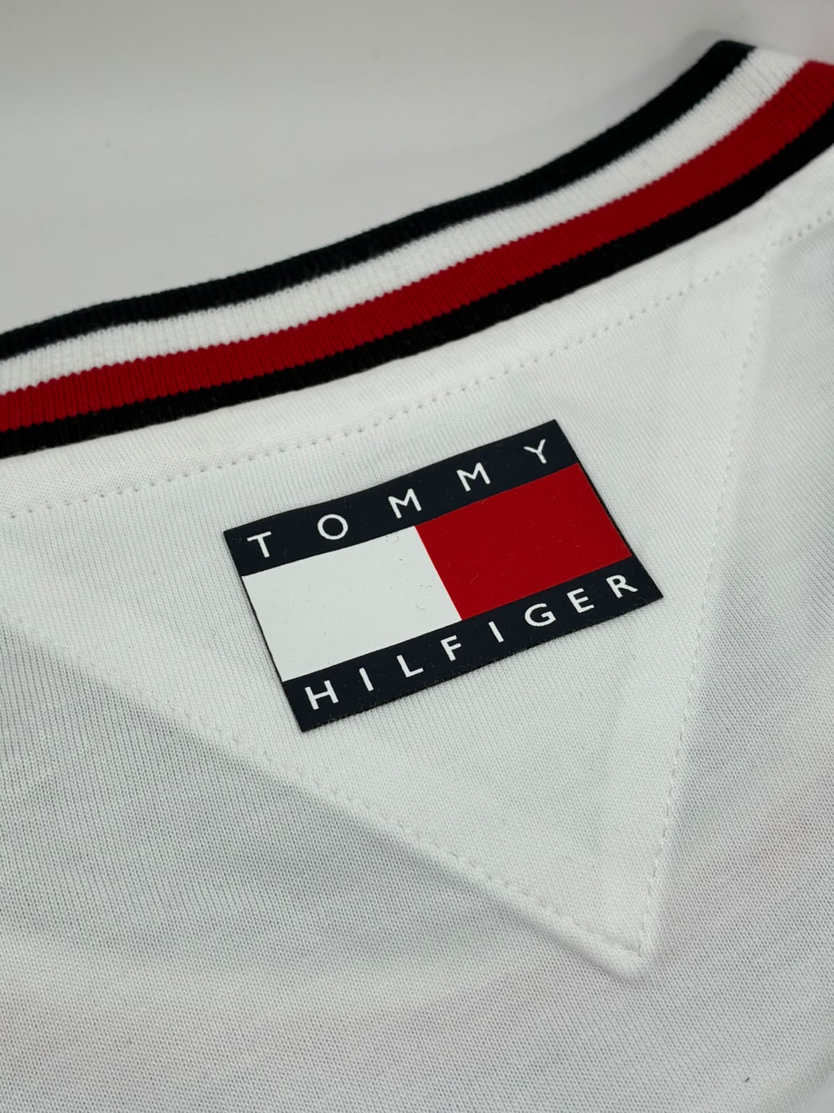 Playera Oficial Equipo Cadillac Tommy Hilfiger F1 2026 — Corte Dama