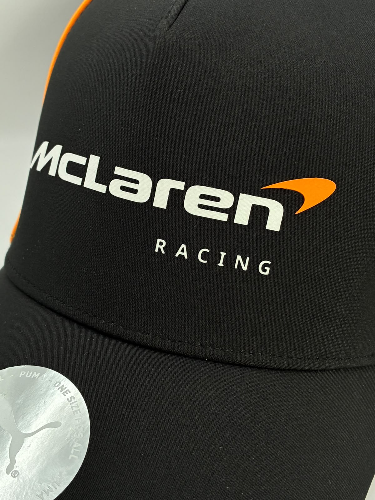 Gorra Oficial McLaren Puma Negra 2026