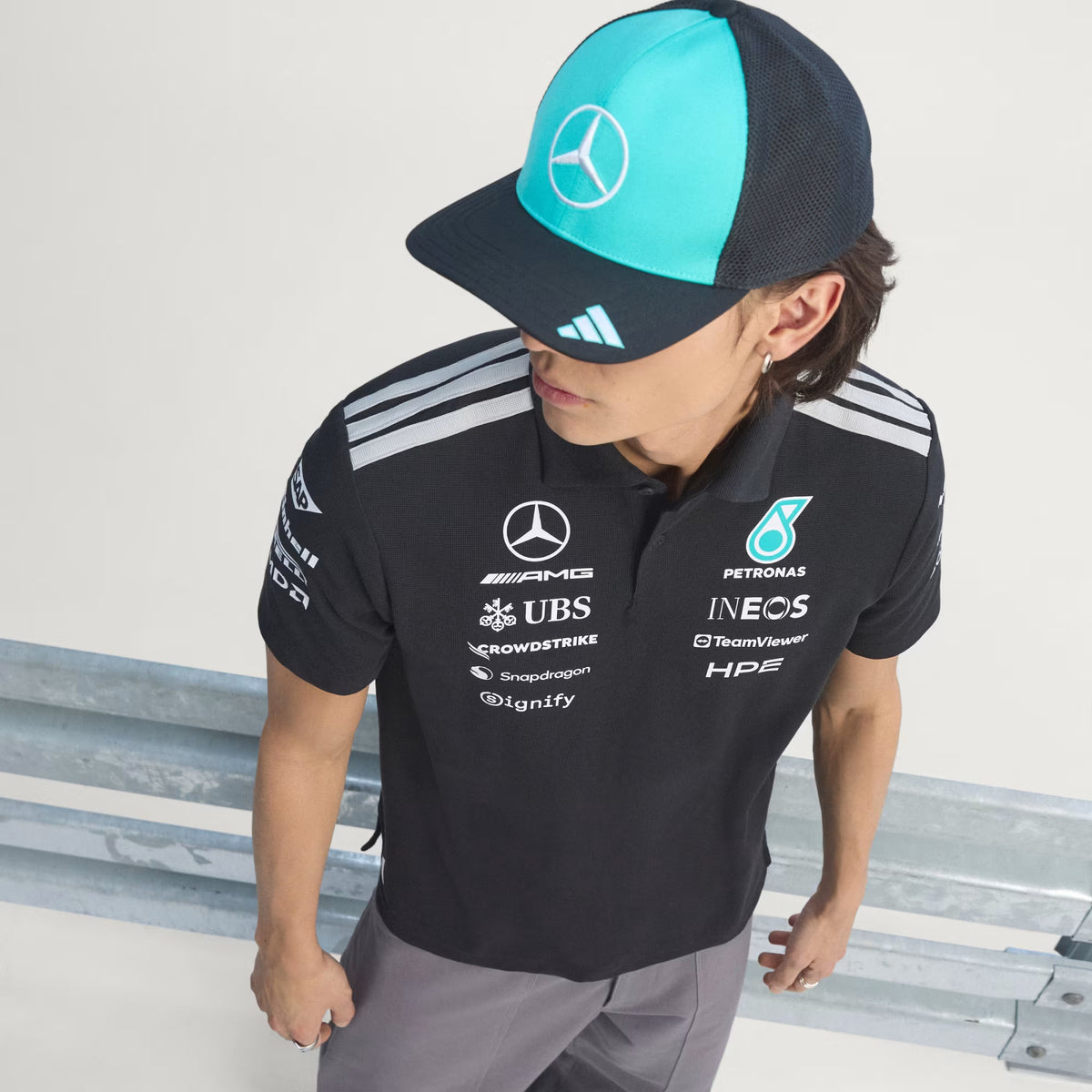 Polo Oficial Adidas Mercedes-AMG Petronas F1 2026 (Negra)
